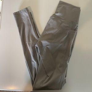 Ethos Leggings W/ pockets Size Small Tall Grey in color EUC